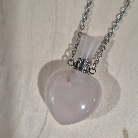 🩷🩷NEW🩷🩷 BEAUTIFUL!! Rose Quartz Heart Shape Perfume Bottle Necklace - Picture 11 of 12